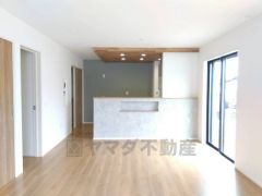 キッチンから会話が弾みそうなダイニングです。お友達や親せきをお招きするのも楽しみになりますね＾＾