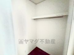 リビングにファミリークローク付き。忙しい朝の身支度がリビングで一気に済ませられます＾＾