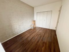 家具を選ばないナチュラルなフローリングとシンプルなクロスです＾＾