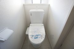 トイレは1階と2階それぞれに設けられています。