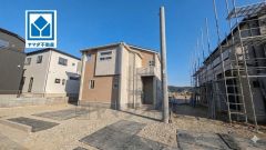 4LDK。 吹抜けデザインで明るく開放的なお家です＾＾