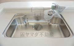 大きなお鍋も楽々洗える幅の広いシンクです＾＾