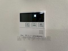 おいだき機能つきなのでお風呂に入る時間が異なるご家庭には嬉しいですね。ボタン一つで快適で便利な生活が＾＾
