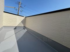 奥行がある日当たり良好なバルコニーです＾＾バルコニーは2か所あるので、洗濯物がたくさん干せますね。