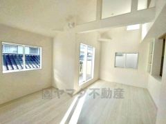 日当たりの良いリビング＾＾明るい食卓を囲みながら、ご家族団らんの時間をお過ごしいただけます＾＾