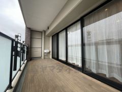 バルコニーは日当たり良好です。お洗濯物も気持ちよく干せそうです。日光浴をしたり、星を眺めたりも良いですね^^