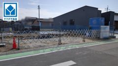 現地（2026年2月）撮影。最寄りバス停まで徒歩2分＾＾4LDK・WIC・オール電化物件です。