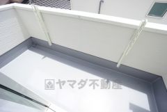 南向きで陽当たりの良いバルコニーです。お洗濯やお布団干しはもちろん、日光浴スペースにも＾＾