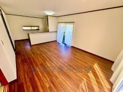 キッチンから会話が弾みそうなダイニングです。お友達や親せきをお招きするのも楽しみになりますね＾＾