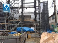 現地（2025年5月）撮影。 2号棟。閑静な住宅地。