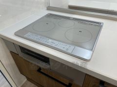 IHクッキングヒーターは火を使わないため、火災の発生リスクを抑えることが出来ます。汚れてもサッとふけてお掃除らくらく＾＾