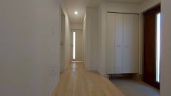 広々とした土間収納を完備。