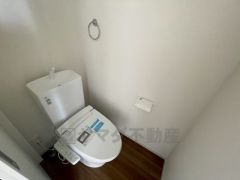 1階2階の2ヶ所にトイレがありますので、忙しい朝にも家族に気を使わず、ゆとりが生まれますね＾＾