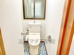 ウォシュレット、暖房便座、節電・節水機能など、使い勝手のよい高機能トイレです。