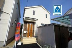 スーパーやコンビニなども近く周辺環境充実。快適でゆとりのある生活空間で新生活を始めましょう＾＾