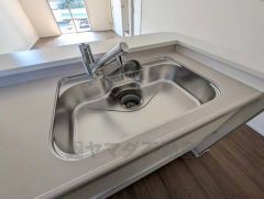 大きなお鍋も楽々洗える幅の広いシンクです＾＾