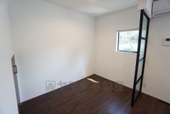 リビング隣には、ホッとできるタタミコーナーを用意。お子様のお昼寝スペースや書斎としても活躍してくれそうです＾＾