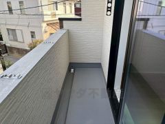陽当たりの良いバルコニーです。お洗濯やお布団干しはもちろん、日光浴スペースにも。