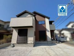 角地なので、開放感が得られます。 また、日差しが入りやすく、家の奥まで明るくなるのが嬉しいポイントです。