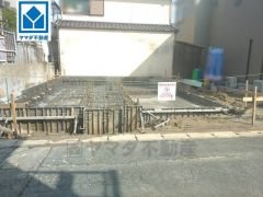 現地（2026年3月）撮影 西鉄バス「車両基地前」：徒歩6分 昭和バス「小戸公園前」：徒歩7分 の快適な住環境です。