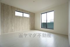 ご夫婦お二人のプライベートシーンを演出する寝室は、大容量のウォークインクローゼット付き。