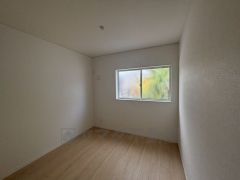 ナチュラルなカラーの洋室です。