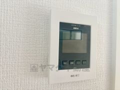 TVモニター付きインターホンがキッチン横にあり便利です。