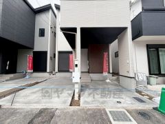 カースペースは2台分（車種による）。