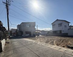 角地　前面道路：東4.0ｍ南4.0ｍ