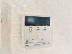 おいだき機能つきなのでお風呂に入る時間が異なるご家庭には嬉しいですね。ボタン一つで快適で便利な生活が＾＾