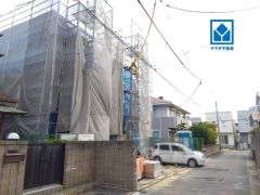 前面道路南側3.97ｍに面しています。