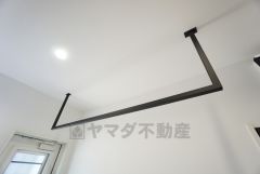 洗面室には室内物干し付き＾＾雨の日や花粉の季節の洗濯も安心です＾＾洗濯機から取り出してすぐに干せるのも嬉しいですね＾＾
