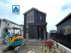 オール電化住宅。バス停徒歩4分。スーパー・コンビニ・ドラッグストア徒歩10分圏内。お問い合わせお待ちしております＾＾
