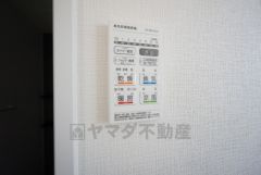 浴室暖房乾燥機には、暖房、乾燥、涼風、換気の4つの機能が付いています。タイマー付きです。換気・雨の日の洗濯も安心です＾＾