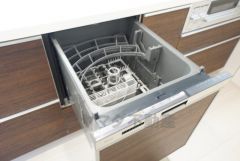 炊事時間を大幅に短縮できる食器洗浄乾燥機付き＾＾食器を洗う手間が減るので家族とのコミュニケーションの時間や自分の時間が増えますね。