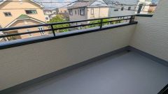 陽当たりの良いバルコニーです。