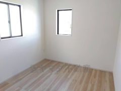 居室としてももちろん、収納や書斎、お子様のプレイスペースにも＾＾使い勝手が良さそうです＾＾