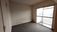 4.5帖の洋室。北側バルコニーに面した明るい洋室です。