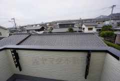 陽当たりの良いバルコニーです。お洗濯やお布団干しはもちろん、日光浴スペースにも。