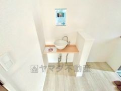 玄関ホールには手洗い器が設けられています。帰宅後すぐに手を洗えるので嬉しいですね＾＾