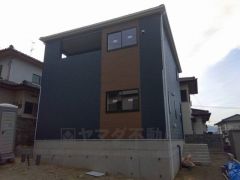 カースペースは2台分確保＾＾ご夫婦で1台ずつ所持されているご家庭も、来客時も安心ですね。