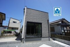 スーパーやコンビニなども近く周辺環境充実。快適でゆとりのある生活空間で新生活を始めましょう＾＾