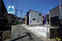 前面道路南側4ｍに面しています。