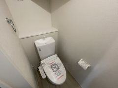 1階2階の2ヶ所にトイレがありますので、忙しい朝にも家族に気を使わず、ゆとりが生まれますね＾＾