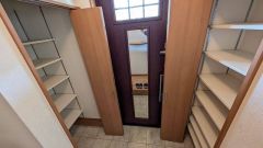 稼動棚の高さを調節して、アウトドア用品も収納できます＾＾