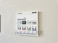 浴室暖房乾燥機には、暖房、乾燥、涼風、換気の4つの機能が付いています。タイマー付きです。換気・雨の日の洗濯も安心です＾＾