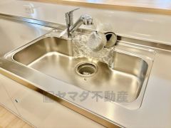 大きなお鍋も楽々洗える幅の広いシンクです＾＾