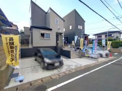 最新の設備で気持ちの良い新生活を送りませんか。お気に入りの家具とインテリアで素敵な部屋を作りましょう。