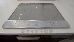 IHクッキングヒーターは火を使わないため、火災の発生リスクを抑えることが出来ます。汚れてもサッとふけてお掃除らくらく＾＾