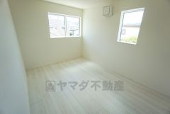 家具を選ばないナチュラルなフローリングとシンプルなクロスです＾＾